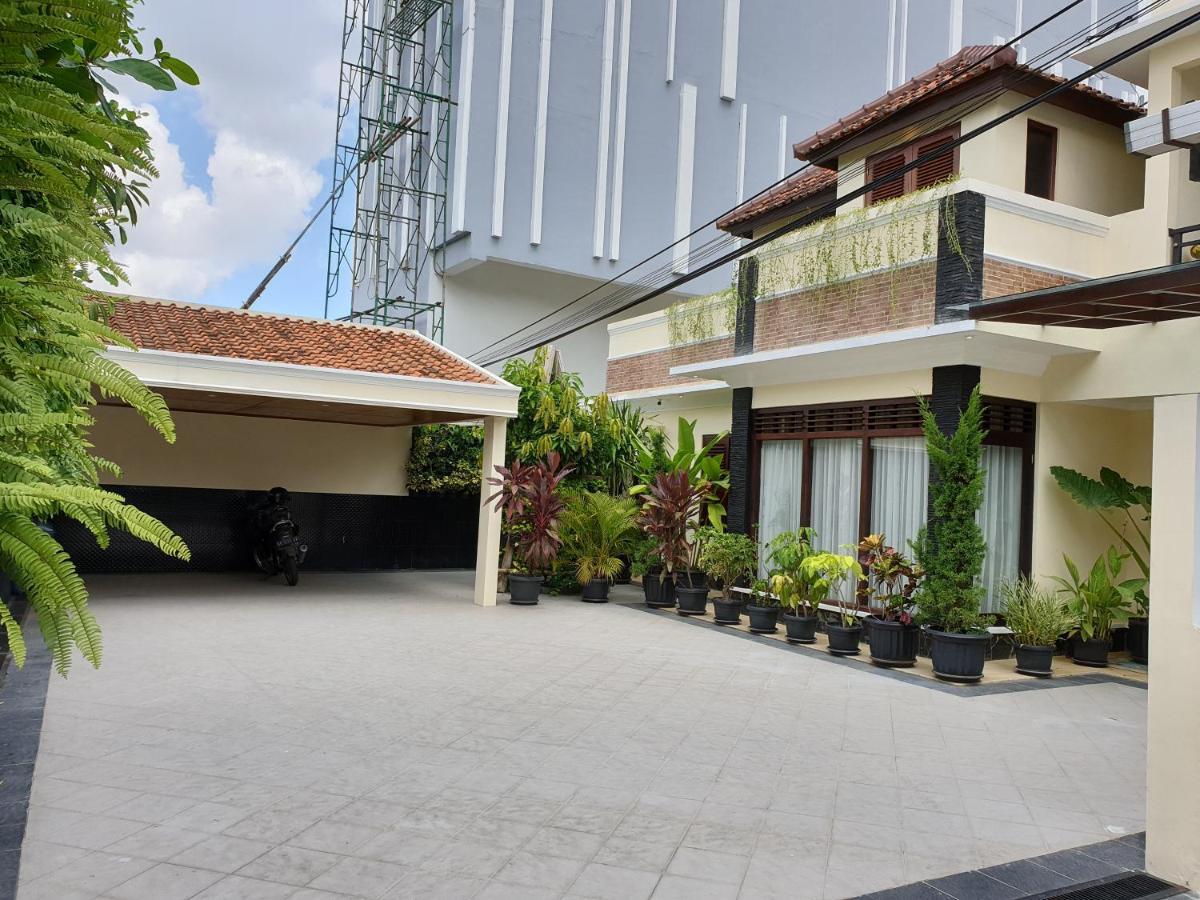 Malioboro Place Yogyakarta Extérieur photo